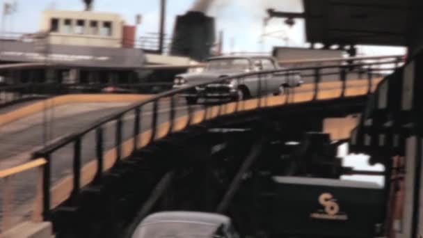 Car Driving Curved Bridge Showcasing Niagara Falls New York Seaport — ストック動画
