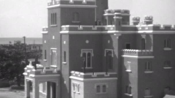 Byggande Ett Lyxhotell Kuba 1930 Talet Med Tidens Typiska Bil — Stockvideo
