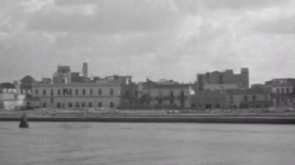Широкий Обзор Старых Зданий Видом Гавань Гаване Движущегося Корабля Куба — стоковое видео