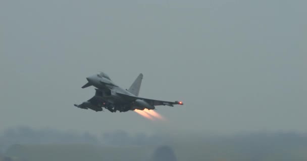 Full Afterburner Take Nato Armed Supersonic Aircraft Low Light Sky — стокове відео