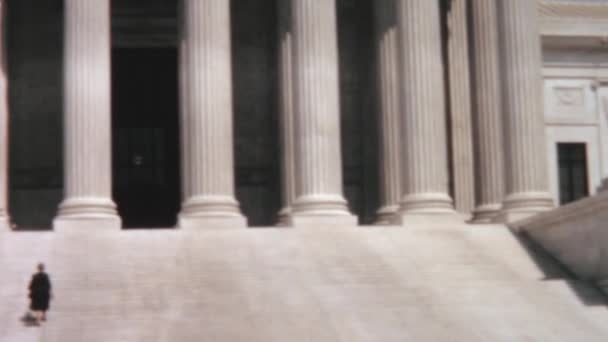 대법원 조각들의 대법원 건물의 제도에 1960 — 비디오