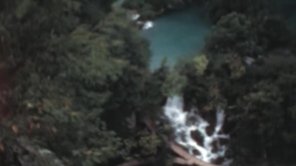 Cofnij Się Czasie Lat Siedemdziesiątych Podziwiaj Malowniczy Wodospad Parku Narodowym — Wideo stockowe