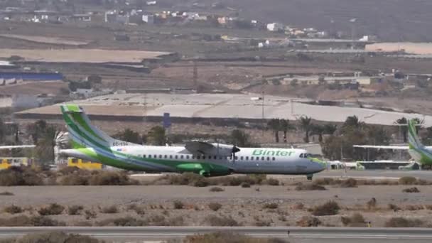 Gando Flygplats Gran Canaria Kanarieöarna Spanien Oktober 2021 Turbopropregionala Passagerarflygplan — Stockvideo