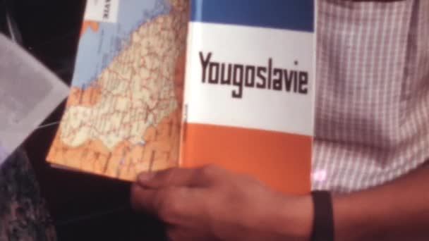 Die Alte Jugoslawische Landkarte Der 1970Er Jahre Aus Nächster Nähe — Stockvideo