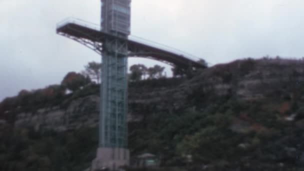 Prospect Point Observation Tower Niagara Water Falls Tourists Moving Boat — Vídeo de Stock