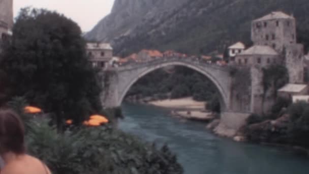 Mostar Bridge Vintage Scenic View Soliga Dagen Original Stari Mest — Stockvideo