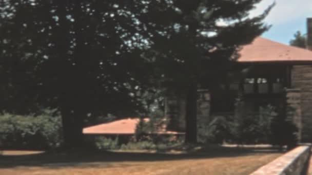 Frank Lloyd Wright Besucherzentrum Spring Green Taliesin Kipppanorama Bei Sonnigem — Stockvideo