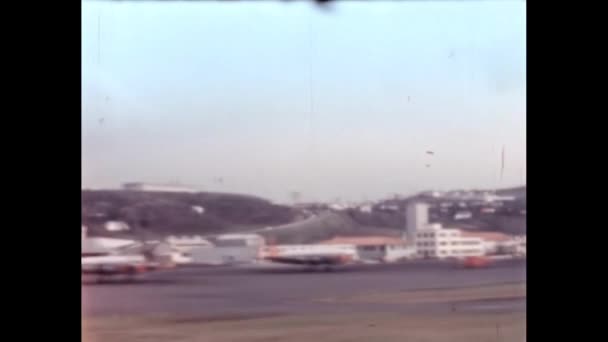 Vintage Történelmi Katonai Repülőgépek Usaf Parkoló Hatalmas Repülőtér Hidegháború Pilótája — Stock videók