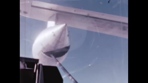 Nacelle的空气加油管和一个旧的美国B 29油罐车篮子 非常罕见的军事飞行员Pov观点视频恢复和高质量的数字化 美国1950年代北美F 100 — 图库视频影像