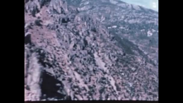 Vliegen Lage Hoogte Hoge Snelheid Amerikaanse Bergen Een Straaljager Verenigde — Stockvideo