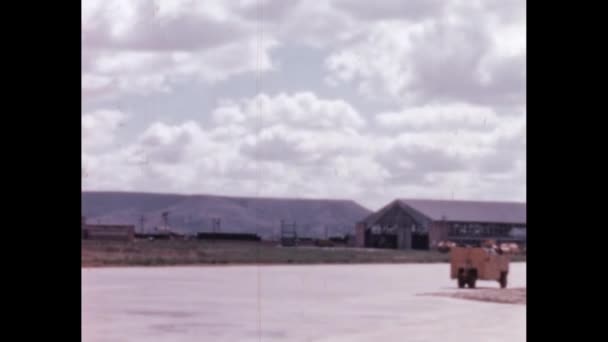 Katonai Repülőtér Egyesült Államok Légiereje Usaf 1950 Években Hangárok Bombázók — Stock videók