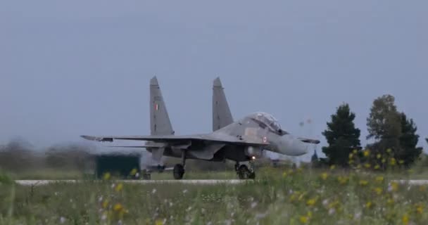 Aeronaves Combate Inamovibles Despegan Con Fuego Azul Posquemador Sukhoi Flanker — Vídeos de Stock