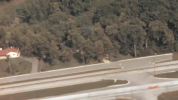 Aerial View Vibrant Street Neenah Wisconsin 1960 Vehicles Move Street — Stock Video