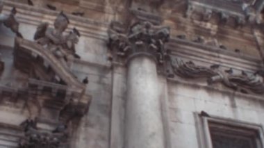 1970 'lerde St. Blaise Kilisesi Dubrovnik Hırvatistan' ın Barok binasının cephesi. Zengin kültür ve tarihi tasvir eden taş oymalarının karmaşık ayrıntıları. Arşiv görüntüleri.
