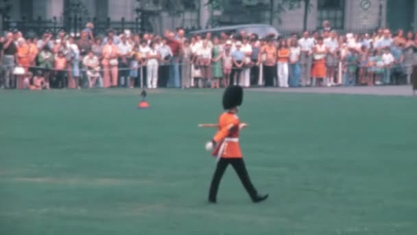 70S Ceremonial Guard Marching Alone Halting Stamping Foot Turning Ottawa — Vídeos de Stock