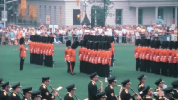 Soldiers Red Uniforms Bearskin Hats Walking Lines Ceremonial Guards High — Stok video
