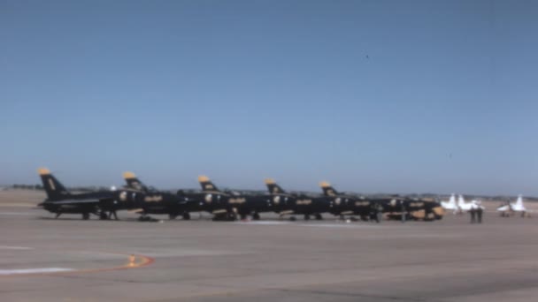 Grumman Tiger United States Navy Blue Angels Piloten Vliegtuigen Wacht — Stockvideo