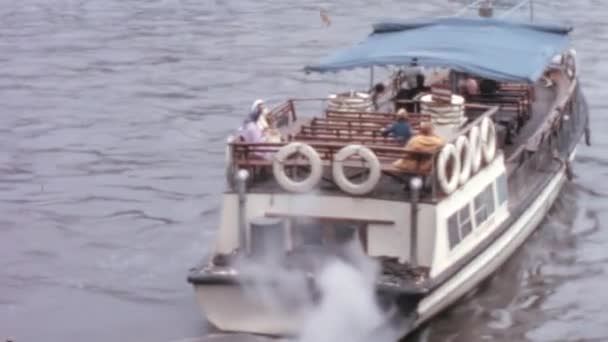 Ship Embarks Journey Harbor Passengers Board River Thames London 1970S — Stock Video
