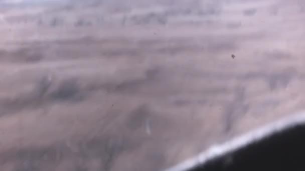 Soğuk Savaş Kokpiti Yüksek Hızlı Düşük Seviyeli Bir Uçakla Çöl — Stok video