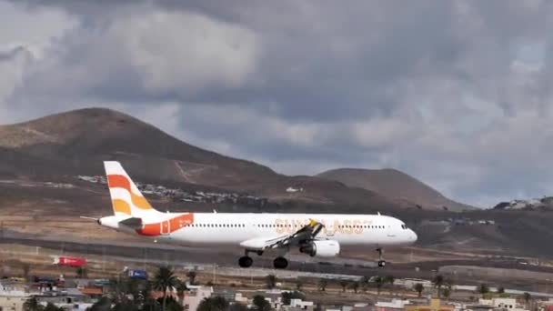 카나리아 스페인 2021년 10월 21일 클래스 항공의 비행기 A321 공항에 — 비디오