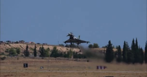 Atenas Grecia Septiembre 2023 Avión Combate Ejecuta Poderoso Despegue Con — Vídeo de stock
