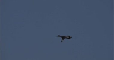 Atina Yunanistan 3 Eylül 2023: Savaş uçakları tam olarak yarım dönüş ve yuvarlanma, turneaux, manevra yaparak ters uçuş gerçekleştirdi. Kraliyet Suudi Hava Yolları Avro Savaşçısı Tayfunu