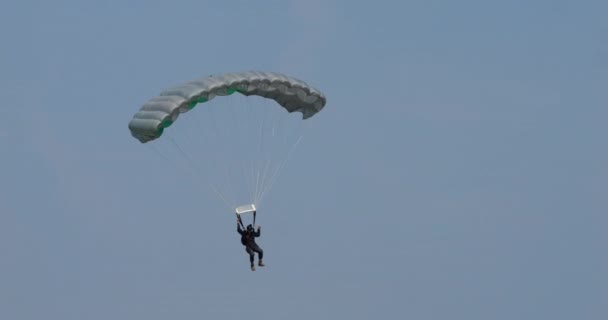 Cerklje Krki Slovenië Juni 2023 Close Van Een Militaire Parachutist — Stockvideo