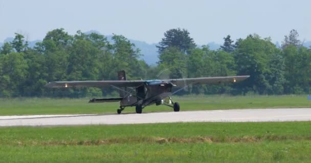 Cerklje Krki Σλοβενία Ιουνίου 2023 Στρατιωτικό Αεροσκάφος Σχεδιασμένο Για Μεταφορά — Αρχείο Βίντεο