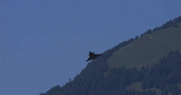 Mollis Szwajcaria Sierpnia 2023 Dynamiczne Osiągi Myśliwca Podczas Wykonywania Manewru — Wideo stockowe