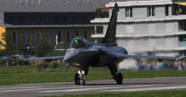 Mollis Suíça Agosto 2023 Modern Fighter Jet Captivando Atenção Dos — Vídeo de Stock