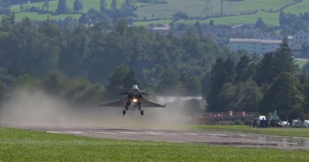 Mollis Schweiz Augusti 2023 Metallic Sheen Modern Fighter Jet Reflekterar — Stockvideo