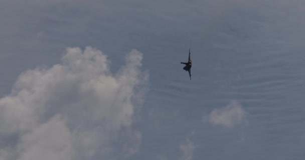 瑞士莫利斯2023年8月19日 战斗机以精准敏捷的速度执行一系列令人印象深刻的任务 领航员专业控制飞机 Dassault Rafale Air France Force — 图库视频影像