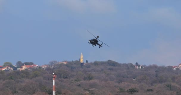 Pula Kroatië Maart 2024 Bell Kiowa Van Kroatische Luchtmacht Voert — Stockvideo