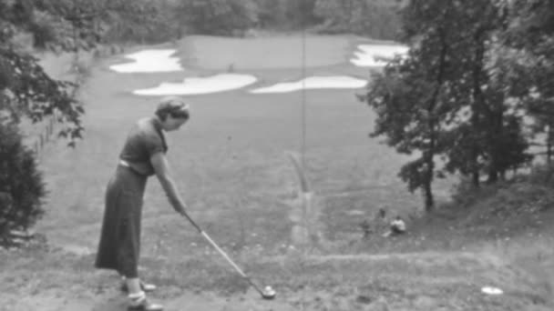 Female Golfer Dressed Casual Attire Sets Out Hit Golf Ball — Stock Video