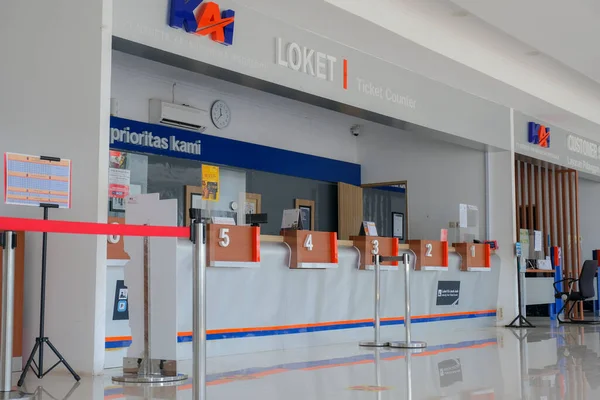 stock image Newly renovated departure lounge of Kutoarjo train station, 10 February 2023