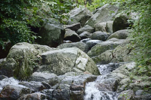 泰国昌布里山区森林的自然瀑布 — 图库照片