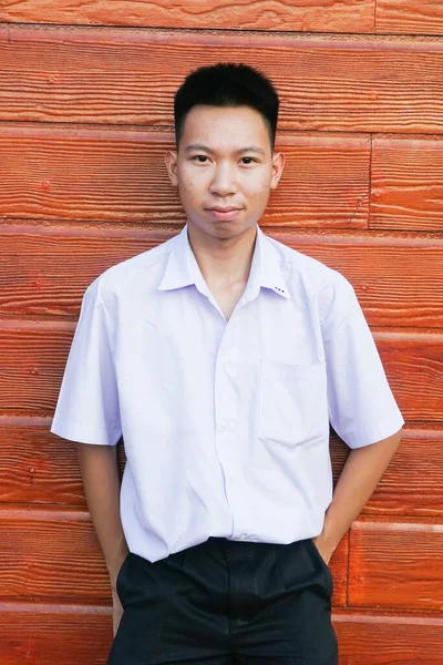 Porträtt Thai Vuxen Man Vit Skjorta Och Svart Kostym — Stockfoto