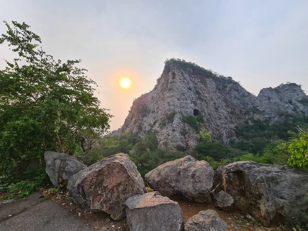 Vista Hermosa Puesta Sol Montaña Ratchaburi Tailandia — Foto de Stock