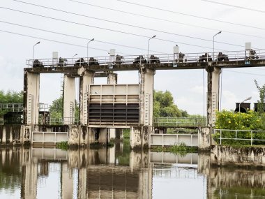 Tayland, Chachoengsao 'da eski bir baraj.