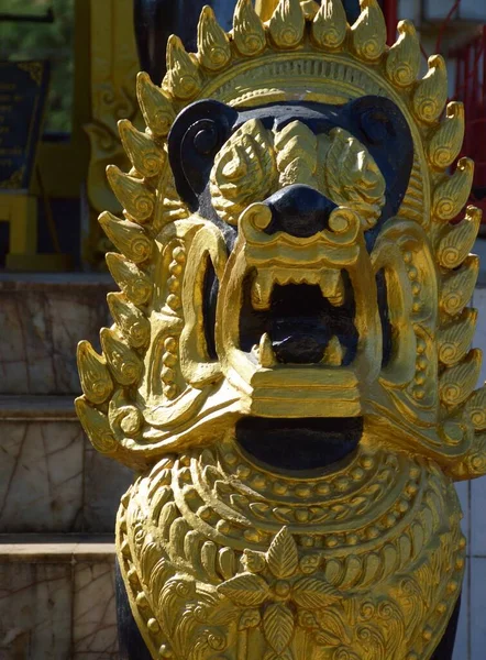 Statua Del Leone Nel Tempio Della Città Bangkok Thailandia — Foto Stock