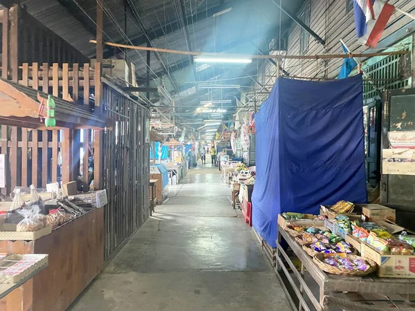 10 Aralık 2018: Talad Khlong Suan 'daki retro market Chachoengsao, Tayland