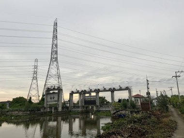 Sabah Chachoengsao Tayland 'da nehir manzarası.