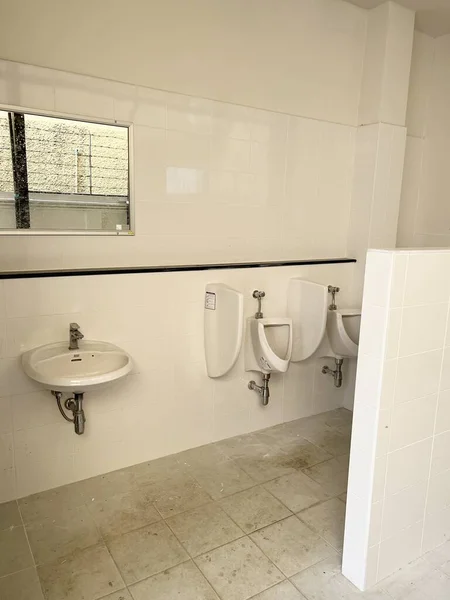 Fechar Banheiro Prédio — Fotografia de Stock