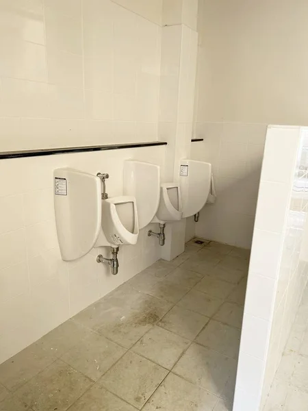 Салон Туалета Белым Полотенцем — стоковое фото