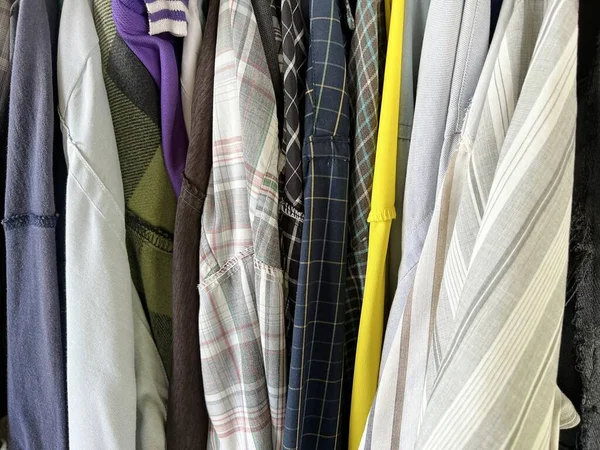 Close Rack Camisas Diferentes — Fotografia de Stock