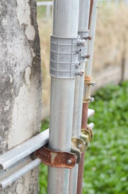 İnşaat ve endüstriyel arka plan için metal boru