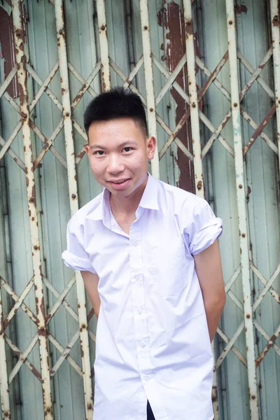 Taylandlı Üniformalı Öğrenciyi Kapatın — Stok fotoğraf