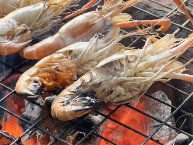 Izgarada ızgara karides