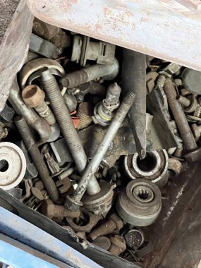 Eski paslı metal dişliler