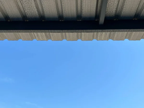 Das Dach Des Gebäudes — Stockfoto